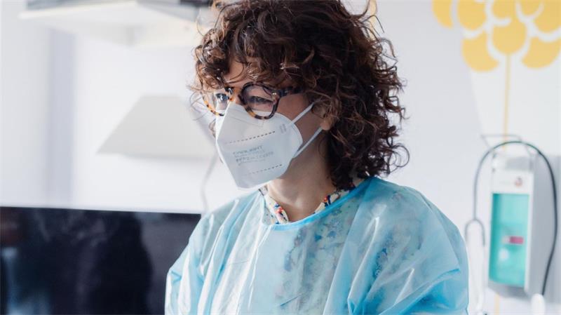 Die Nobelpreisträgerin und Entdeckerin der Genschere, Emmanuelle Charpentier, besuchte den Patienten persönlich.