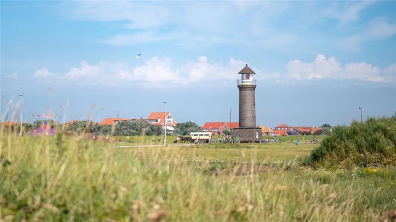 Kein Flieger mehr nach Juist - Insel sucht Alternativen Die Nordseeinsel Juist ist tideabhängig, das heißt die Fahrten der Passagierfähren richten sich nach Ebbe und Flut. (Archivbild)