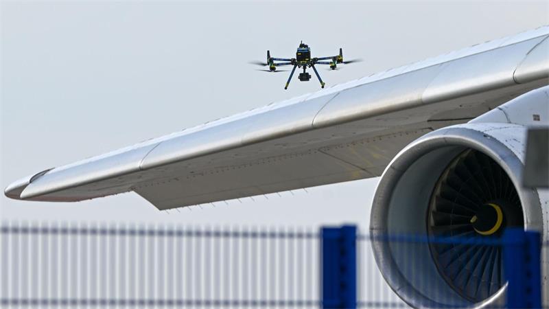 Seehäfen sollen vor Drohnen geschützt werden Die Nutzung von Drohnen steigt - auch Angriffe mit Drohnen nehmen zu. (Archivbild)