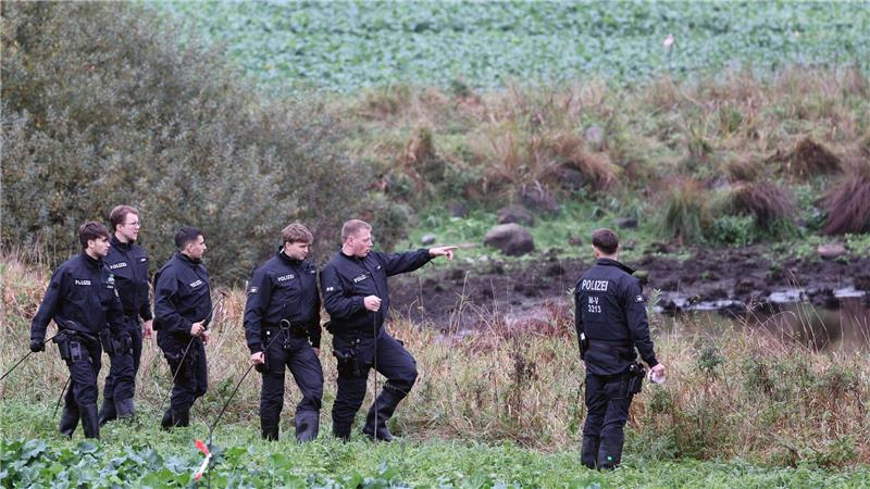 Die Obduktion des bei Güstrow gefundenen toten Kindes hat gezeigt: Es ist einer Gewalttat zum Opfer gefallen.