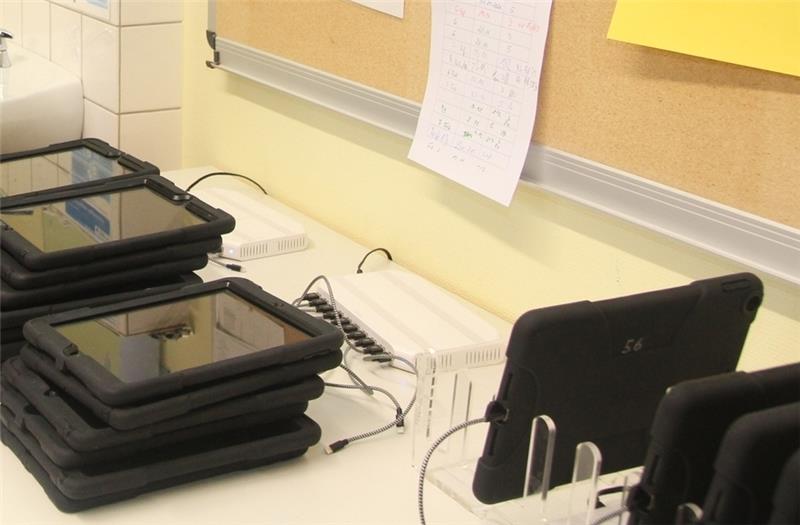 Grundschulen in Braunlage: 20 iPads, aber nur drei Steckdosen Die Oberschule in Braunlage nutzt bereits seit mehr als drei Jahren iPads für den Unterricht und hat auch ein spezielles Auflade-System. Archivfoto: Eggers