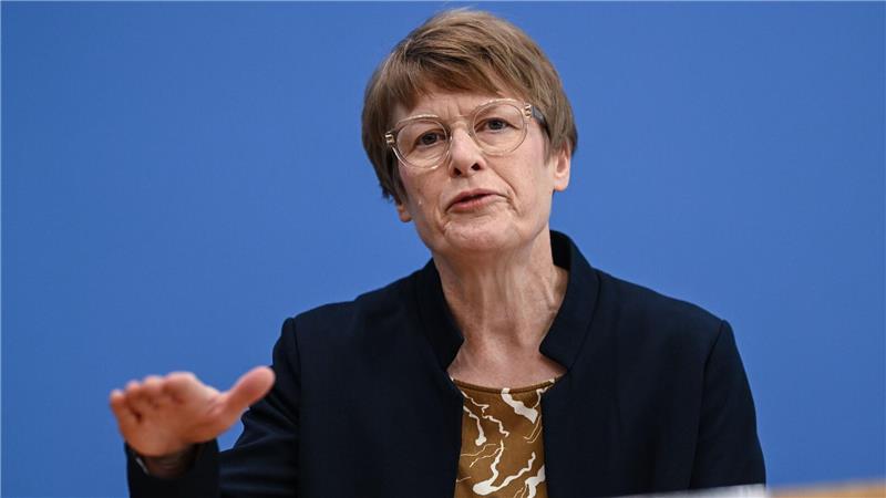 Dieselpreis eilt von Rekord zu Rekord - Poker um Entlastung Die Ökonomin Veronika Grimm sieht die Lösung in der aktuell angespannten Situation vor allem in geringerem Energieverbrauch. (Archivbild)