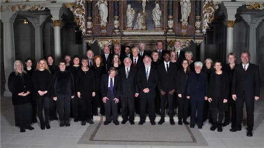Die Ökumenische Kantorei unter Leitung von Arno Janssen (r.) probt seit Anfang des Jahres für die Bach-Messe.