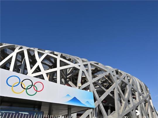 Die Olympischen Winterspiele 2022 werden im Nationalstadion in Peking eröffnet. Foto: Peter Kneffel/dpa