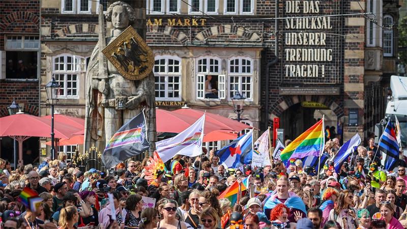 Mahnwachen nach dem Angriff auf den Berliner CSD Die Organisatoren des Bremer CSD rufen zu einer Mahnwache auf. (Archivbild)