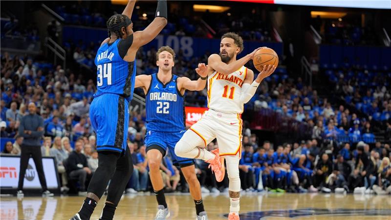 NBA: Wagner und Magic erreichen Playoffs Die Orlando Magic um Franz Wagner (M.) treffen nun auf die Boston Celtics.