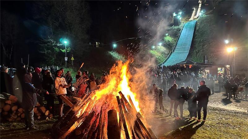 Die Osterfeuer (wie hier an der Brockenwegschanze) werden am 19. April entfacht.