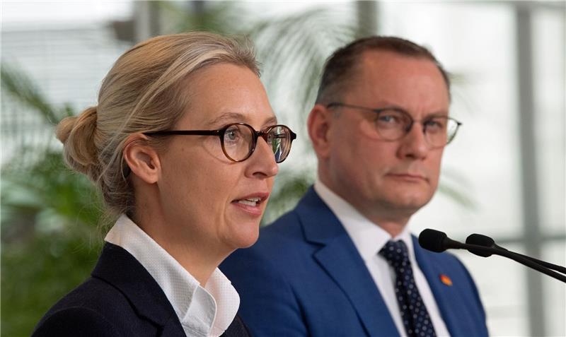 AfD-Spitze hält zu Bystron Die Parteichefs Alice Weidel (l.) und Tino Chrupalla.