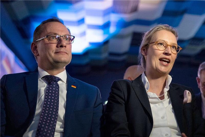 AfD feiert zehnjähriges Bestehen - unter Protest Die Parteichefs der AfD: Alice Weidel und Tino Chrupalla.