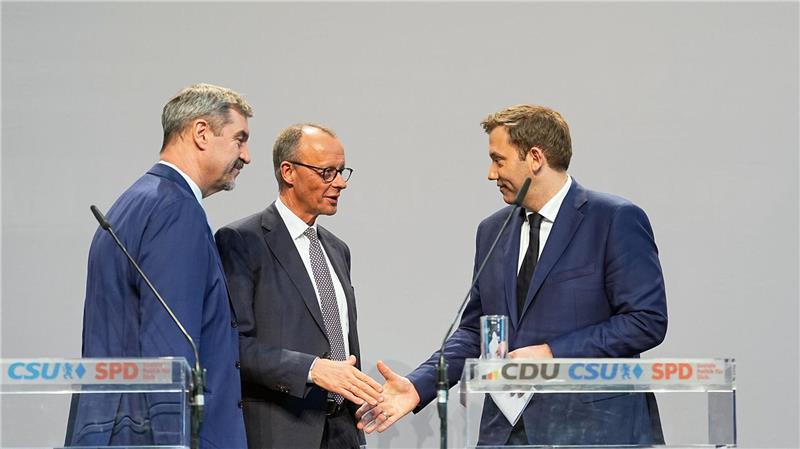CSU segnet Koalitionsvertrag ab Die Parteichefs von CDU, CSU und SPD stellen den Koalitionsvertrag vor.