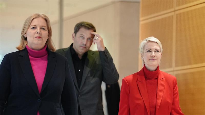MV mit Kurs auf Rot-Rot-Grün - „Tiefe Zäsur“ für die CDU Die Parteispitze lobt die Aufholjagd der SPD in MV.