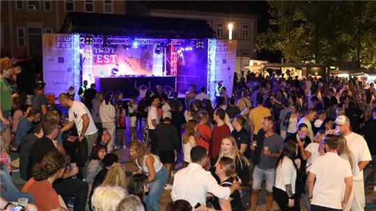 Die Party am Freitagabend bietet den Startschuss in das Stadtfest.