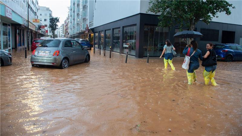 Die Partyinsel stürzte ins Chaos.