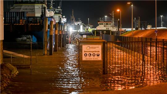 Die Pegel können in der Nacht auf Freitag bis zu zwei Meter über dem mittleren Hochwasser liegen.