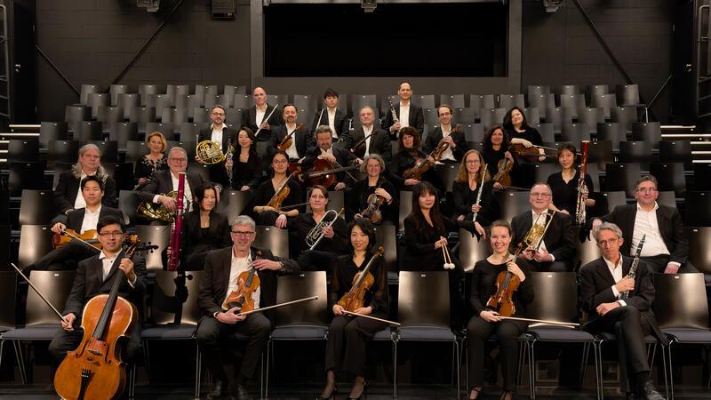 Wenn der Sommer geht, kommt die Klassik Die Philharmonie des Theaters für Niedersachsen (tfn) gestaltet in Goslar die "Kaiserpfalz-Konzerte".