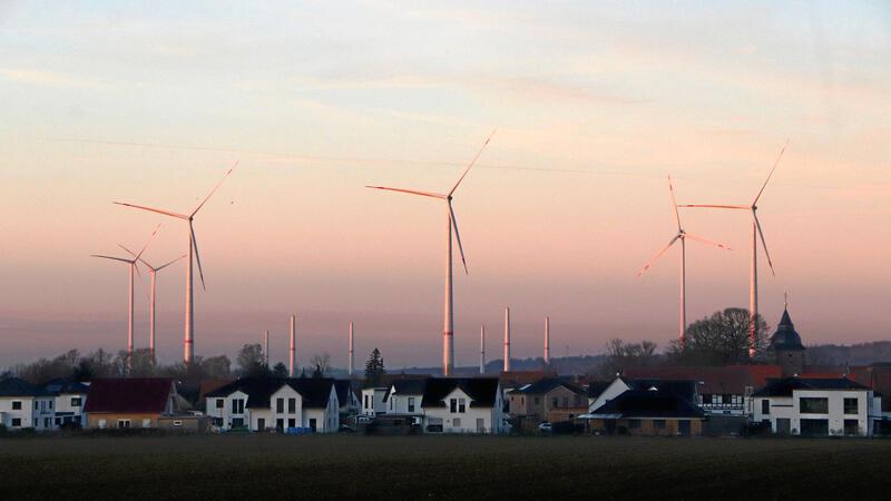 Bürgerinitiative in Lutter fühlt sich von Politik alleingelassen Die Planungsgesellschaft, die auch den Bau von Windrädern im Lutter-Becken vorhat, realisierte auch einen Windpark aus sechs Anlagen bei Klein Flöthe.