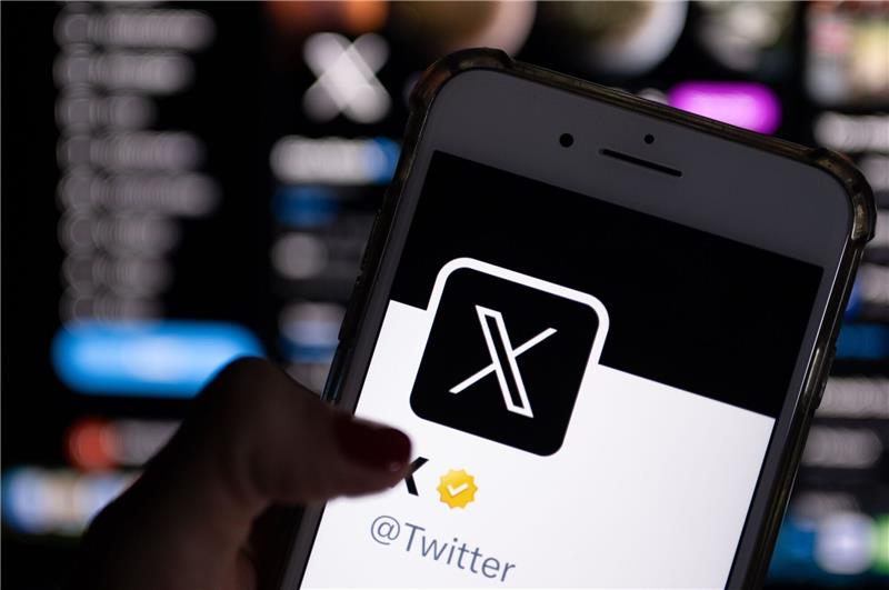 Unternehmen fahren Aktivitäten auf Twitter/X zurück Die Plattform X verleirt bei Unternehmen in Deutschland an Bedeutung.