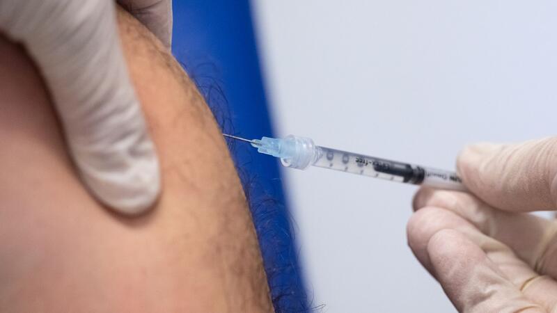 Wie sich Fake News über Mpox verbreiten Die Pockenimpfung ist seit Jahrzehnten bewährt. Im Zuge der Mpox-Diskussion gerät sie wieder in den Fokus von Impfgegnern. (Archivbild)