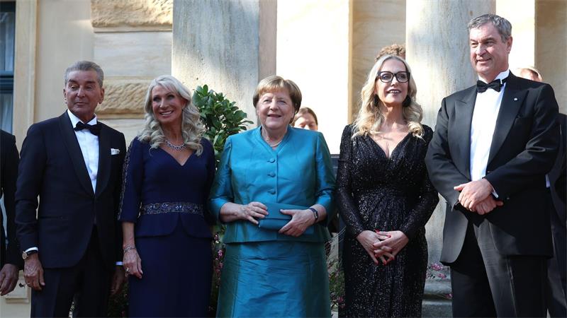 Bayreuth sagt „Nein“ zum Rechtsruck Die Politik spricht mit bei den Bayreuther Festspielen.