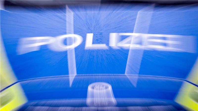 Die Polizei durchsuchte fünf Wohnadressen. (Symbolbild)