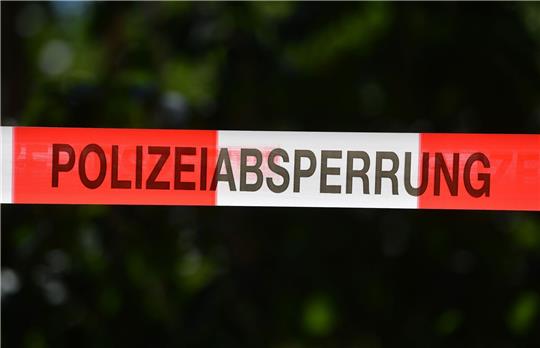 Die Polizei ermittelt Hintergründe zur Tat.