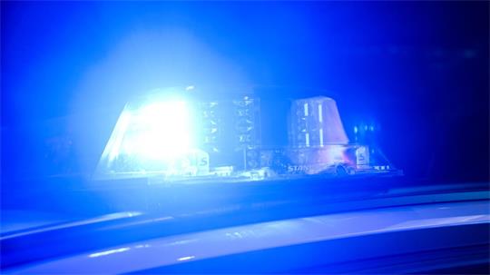 Die Polizei findet Cannabis und Tilidin im Unfallfahrzeug. (Symbolbild)