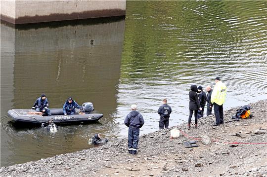 Die Polizei findet am Dienstag einen männlichen Leichnam an der Okertalsperre. Foto: Neuendorf
