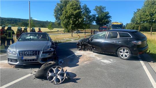 Die Polizei geht von einem Totalschaden an beiden Fahrzeugen aus.