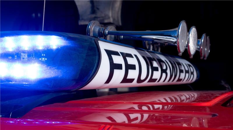 Die Polizei ging von einem längeren Feuerwehreinsatz aus. (Symbolbild)