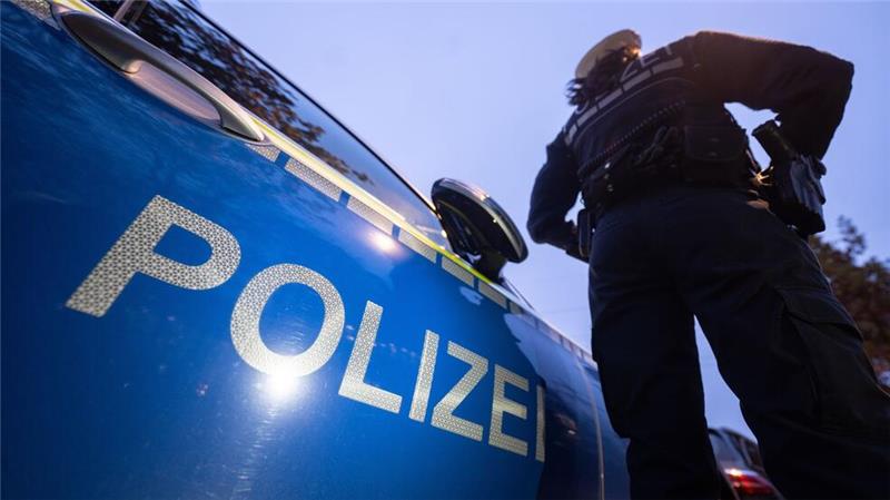 Schwer verletzte Frau in Einfamilienhaus gefunden Die Polizei hat eine schwer verletzte Frau in einem Haus gefunden. (Symbolbild)