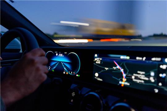 Die Polizei hat einen betrunkenen Raser auf der Autobahn 2 bei Hannover gestoppt. Foto: Randy Tarampi