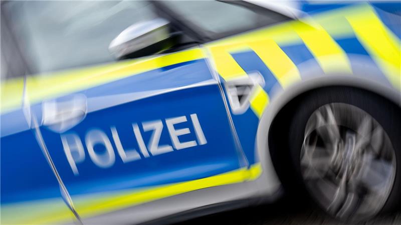 Die Polizei hat einen mutmaßlichen Einbrecher festgenommen, der einen Tresor bei sich trug. (Symbolbild)