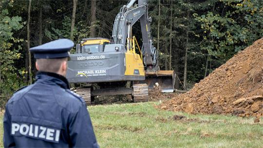 Die Polizei hatte die Sucharbeiten nach einem konkreten Hinweis gestartet.