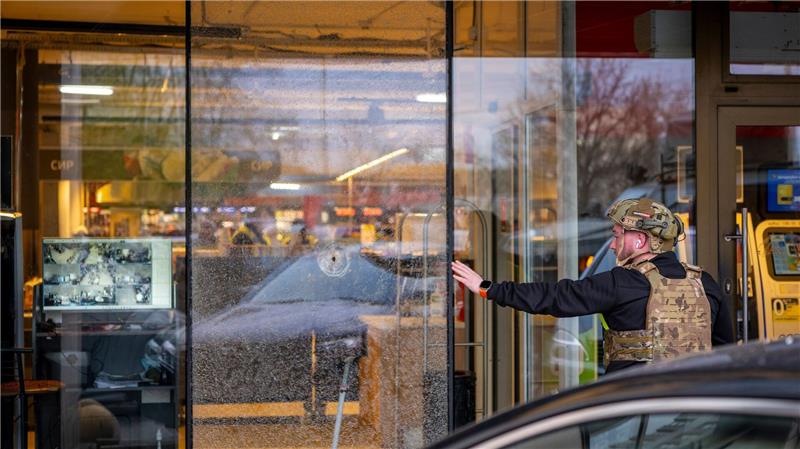 Die Polizei in Kiew hat den Täter, der mindestens sechs Menschen getötet haben soll, erschossen. 