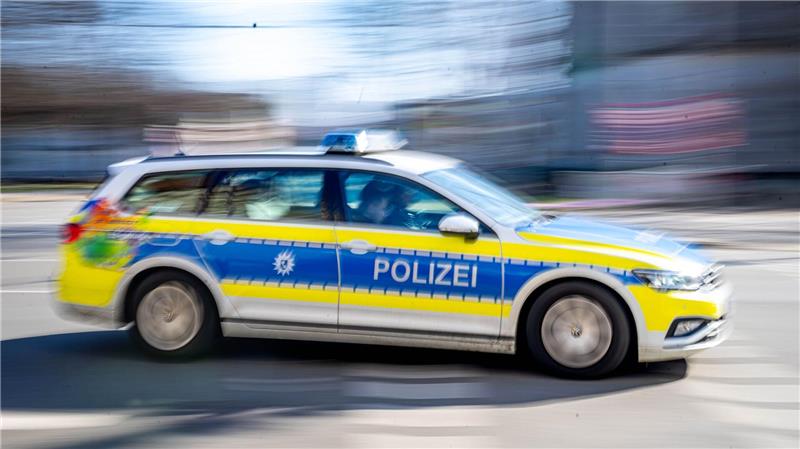 Die Polizei ist an der Bürgermeister-Smidt-Brücke im Einsatz. (Symbolbild)