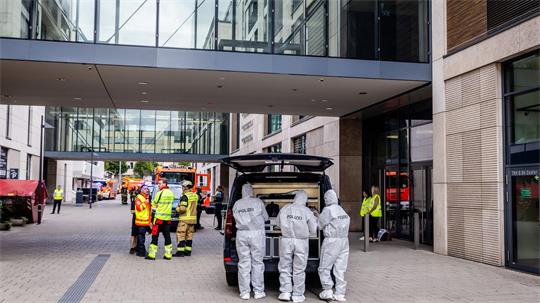 Die Polizei ist zu einem Einsatz in einem Einkaufszentrum ausgerückt.