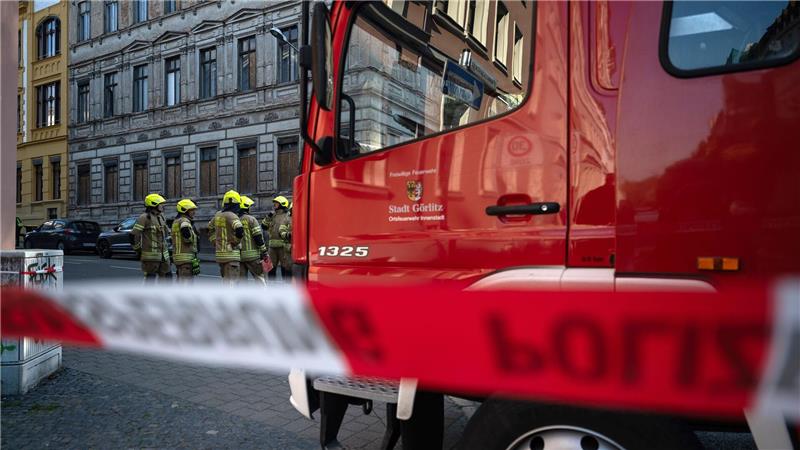 Die Polizei machte keine Angaben dazu, wie viele Menschen gesucht werden. 