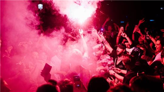 Die Polizei nahm Hunderte Menschen fest, vor allem in Paris.