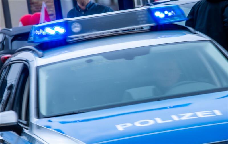 Die Polizei rückt zu einem Einsatz aus.