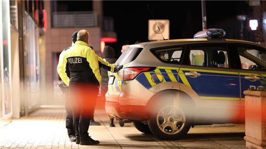 Die Polizei sichert den Tatort.