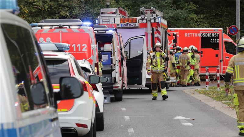 Tasche im Müll: unbekannte Substanz nicht radioaktiv Die Polizei sperrte in einem Radius von rund 100 Metern das Gelände.