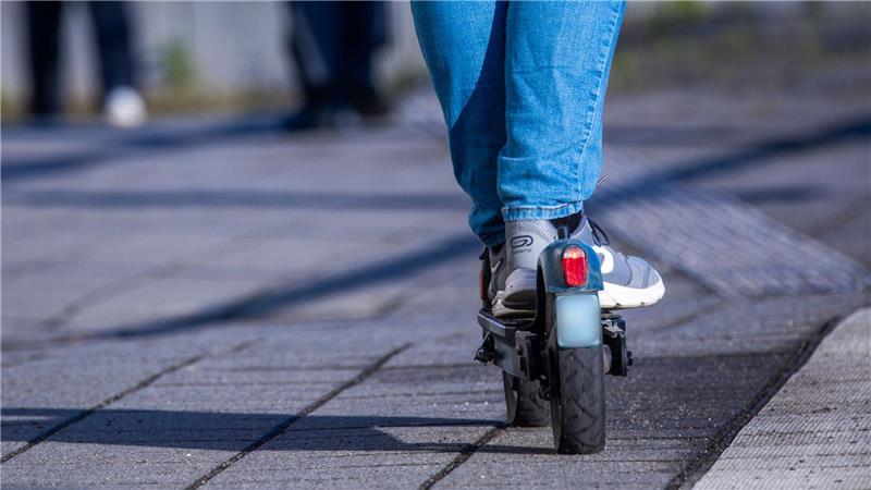 Die Polizei stellte den Jugendlichen später an seiner Wohnanschrift. (Symbolbild)