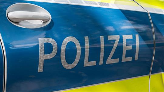 Die Polizei sucht Zeugen, nachdem aus einem Verkaufshäuschen etliche Lebensmittel gestohlen wurden. (Symbolbild)