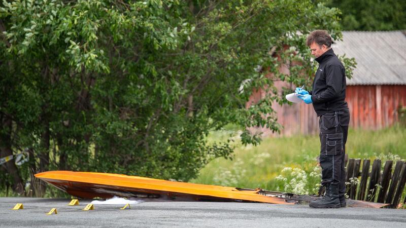 Zwei Tote bei Flugzeugunglück in Norwegen Die Polizei sucht am Unglücksort nach Hinweisen, wie es zu dem Absturz kommen konnte.