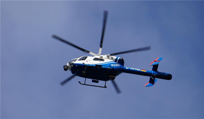 Vermisster an der Okertalsperre: Jetzt suchen die Taucher Die Polizei suchte auch aus der Luft nach dem Vermissten aus Braunschweig.