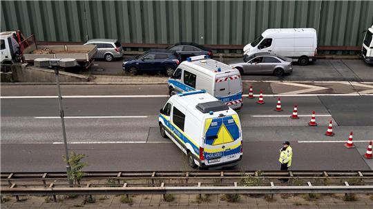 Die Polizei suchte nach Spuren und Beweismitteln. 