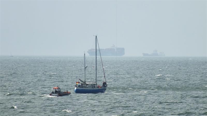 Die Polizei und die Seenotrettung starteten eine koordinierte Rettungsaktion.