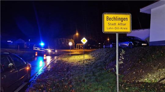 Polizist wird angefahren und schießt: Autofahrer verletzt Die Polizei war in Aßlar-Bechlingen im Einsatz.