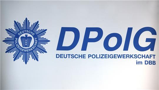 Die Polizeigewerkschaft hat einen Brief an Frank-Walter Steinmeier geschrieben. Der Grund: verfassungsrechtliche Bedenken in Bezug auf den neuen Polizeibeauftragten des Bundes.