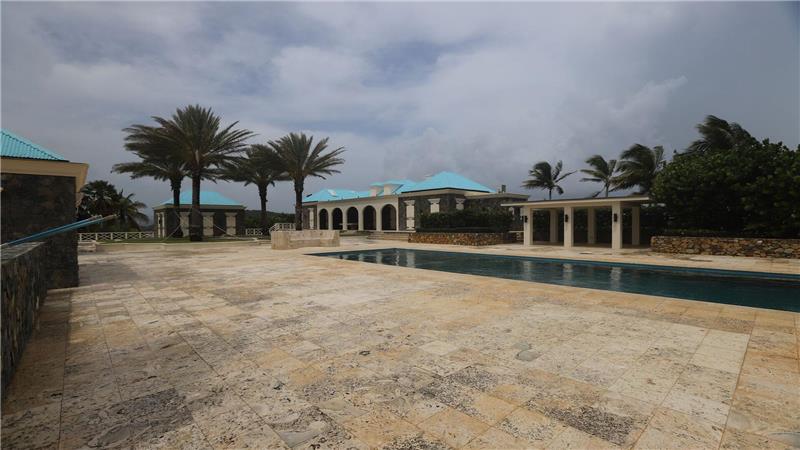 Die Poolanlage auf der Epstein-Insel.